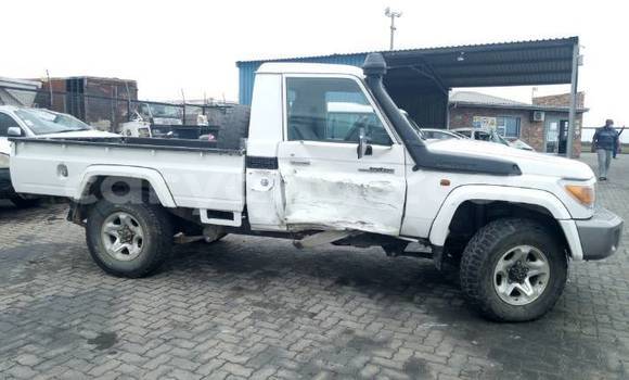 Buy Used Toyota Land Cruiser White Car in Windhoek in Namibia Buy Used Toyota Land Cruiser White Car in Windhoek in Namibia