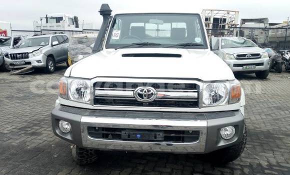 Buy Used Toyota Land Cruiser White Car in Windhoek in Namibia Buy Used Toyota Land Cruiser White Car in Windhoek in Namibia