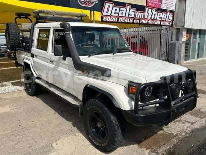 Big with watermark toyota land cruiser namibia windhoek 24867