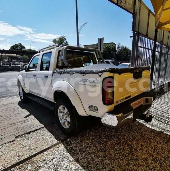 Big with watermark nissan np 300 namibia windhoek 24868
