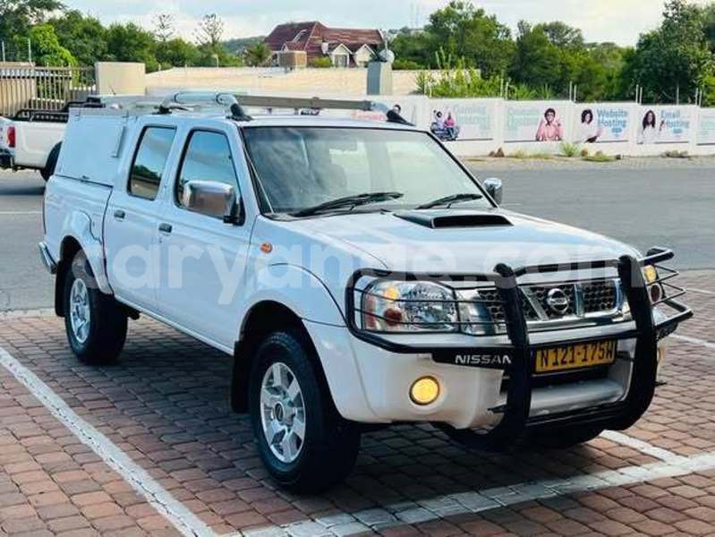 Big with watermark nissan navara namibia windhoek 24884