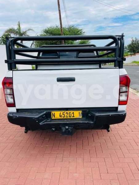 Big with watermark isuzu d max namibia windhoek 24886