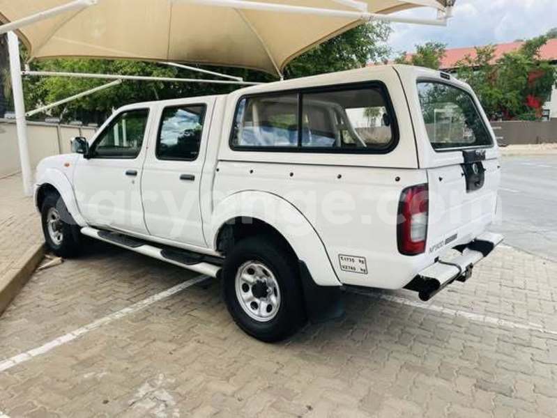 Big with watermark nissan np 300 namibia windhoek 24887