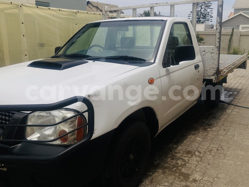 Big with watermark nissan evalia namibia swakopmund 24901