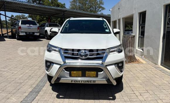 Buy Used Toyota Fortuner White Car in Windhoek in Namibia