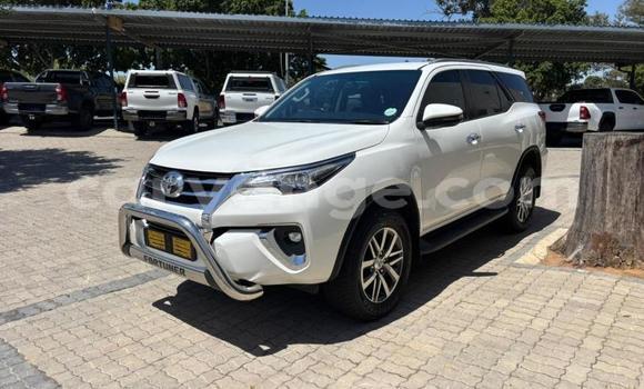 Buy Used Toyota Fortuner White Car in Windhoek in Namibia Buy Used Toyota Fortuner White Car in Windhoek in Namibia