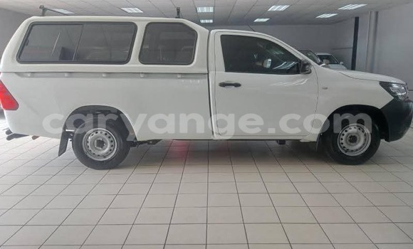 Buy Used Toyota Hilux White Car in Gobabis in Omaheke Buy Used Toyota Hilux White Car in Gobabis in Omaheke