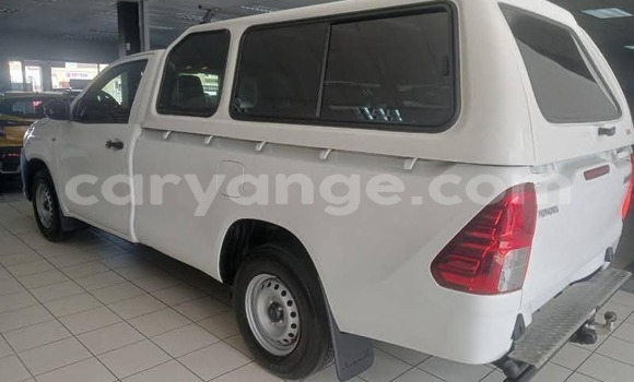 Buy Used Toyota Hilux White Car in Gobabis in Omaheke Buy Used Toyota Hilux White Car in Gobabis in Omaheke