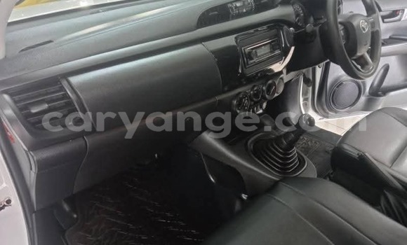 Buy Used Toyota Hilux White Car in Gobabis in Omaheke Buy Used Toyota Hilux White Car in Gobabis in Omaheke