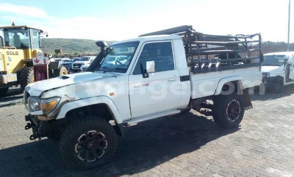 Buy Used Toyota Land Cruiser White Car in Swakopmund in Namibia Buy Used Toyota Land Cruiser White Car in Swakopmund in Namibia