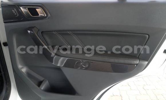 Buy Used Ford Everest White Car in Henties Bay in Erongo Buy Used Ford Everest White Car in Henties Bay in Erongo