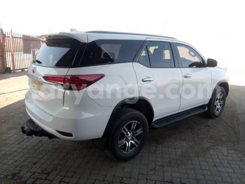 Big with watermark toyota fortuner erongo karibib 25001