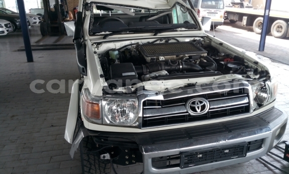 Buy Used Toyota Land Cruiser White Car in Swakopmund in Namibia Buy Used Toyota Land Cruiser White Car in Swakopmund in Namibia