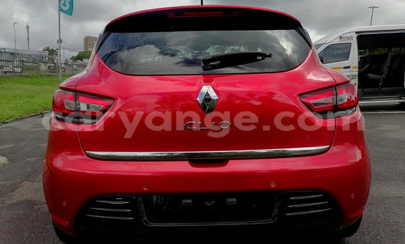 Buy Used Renault Clio Red Car in Gobabis in Omaheke Buy Used Renault Clio Red Car in Gobabis in Omaheke