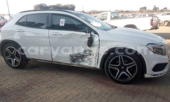 Buy Used Mercedes-Benz GLA-klasse White Car in Windhoek in Namibia Buy Used Mercedes-Benz GLA-klasse White Car in Windhoek in Namibia