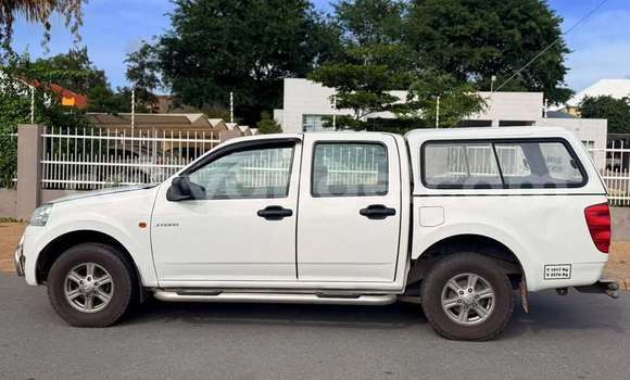 Buy Used Toyota Hilux White Car in Windhoek in Namibia Buy Used Toyota Hilux White Car in Windhoek in Namibia