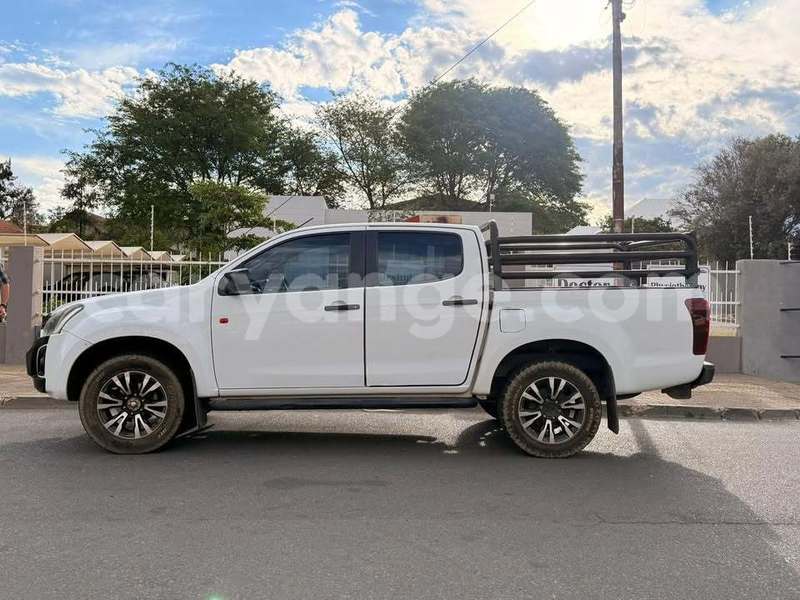 Big with watermark isuzu d max x series namibia windhoek 25032