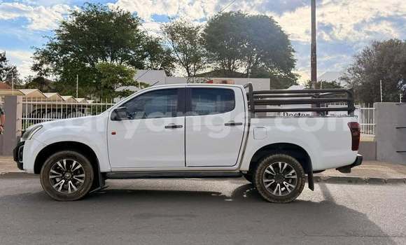 Buy Used Isuzu D-max X-Series White Car in Windhoek in Namibia Buy Used Isuzu D-max X-Series White Car in Windhoek in Namibia
