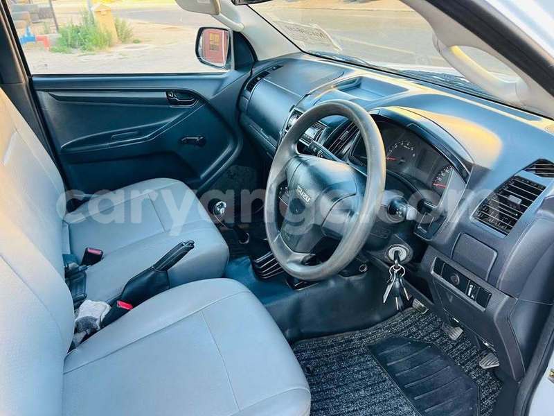 Big with watermark isuzu d max hi lander 2 dr namibia windhoek 25036