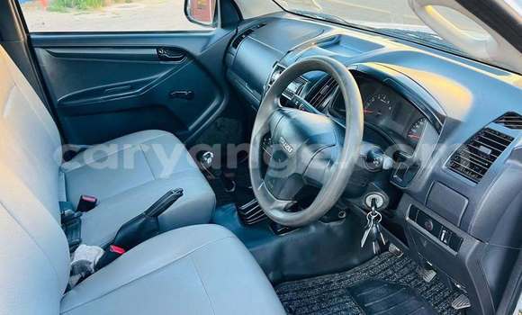 Buy Used Isuzu D-max Hi-Lander 2 dr White Car in Windhoek in Namibia Buy Used Isuzu D-max Hi-Lander 2 dr White Car in Windhoek in Namibia