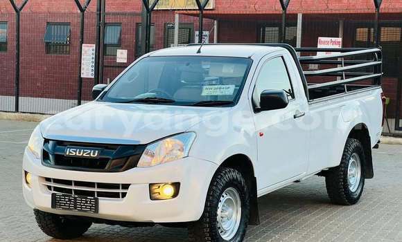 Buy Used Isuzu D-max Hi-Lander 2 dr White Car in Windhoek in Namibia Buy Used Isuzu D-max Hi-Lander 2 dr White Car in Windhoek in Namibia