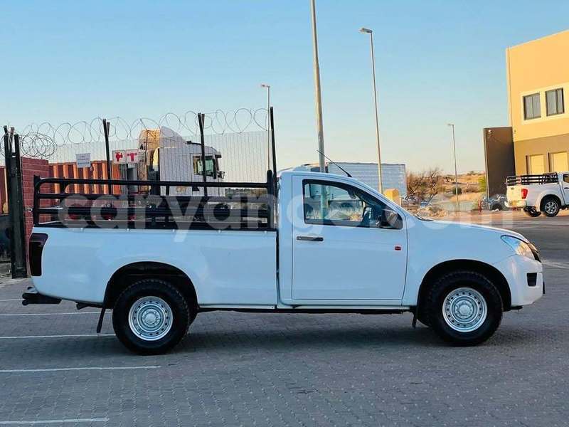 Big with watermark isuzu d max hi lander 2 dr namibia windhoek 25036