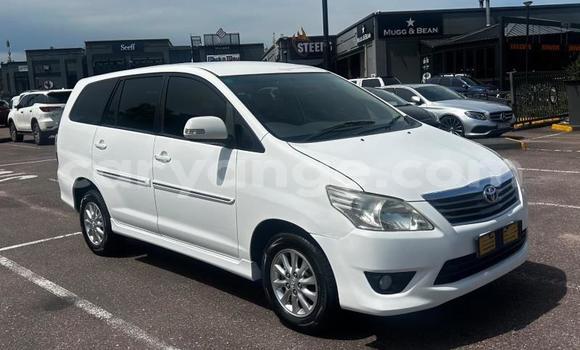 Acheter Occasion Voiture Toyota Innova Blanc à Gobabis, Omaheke