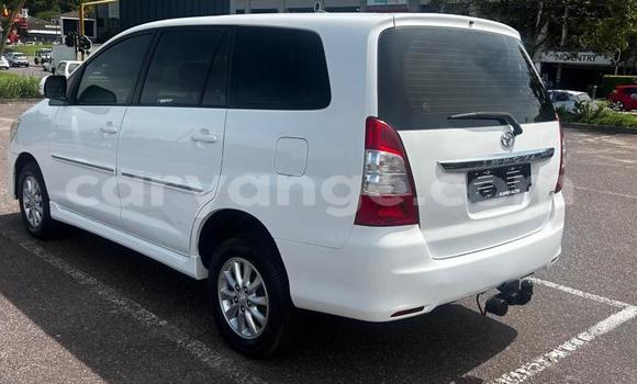 Acheter Occasion Voiture Toyota Innova Blanc à Gobabis, Omaheke Acheter Occasion Voiture Toyota Innova Blanc à Gobabis, Omaheke