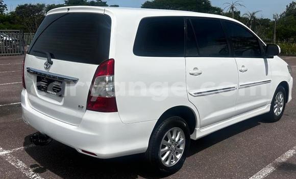Acheter Occasion Voiture Toyota Innova Blanc à Gobabis, Omaheke Acheter Occasion Voiture Toyota Innova Blanc à Gobabis, Omaheke