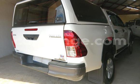 Acheter Occasion Voiture Toyota Hilux Blanc à Gobabis, Omaheke Acheter Occasion Voiture Toyota Hilux Blanc à Gobabis, Omaheke