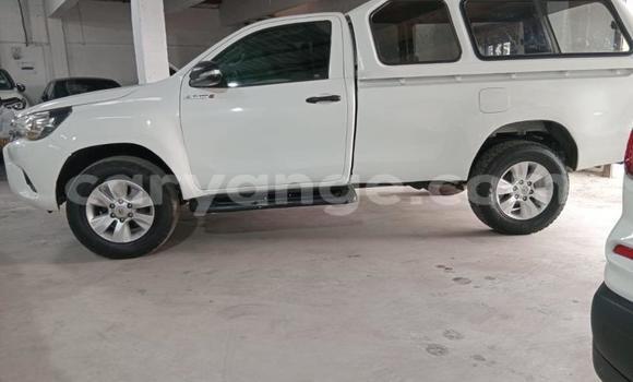 Acheter Occasion Voiture Toyota Hilux Blanc à Gobabis, Omaheke Acheter Occasion Voiture Toyota Hilux Blanc à Gobabis, Omaheke