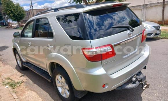 Acheter Occasion Voiture Toyota Fortuner Gris à Gobabis, Omaheke Acheter Occasion Voiture Toyota Fortuner Gris à Gobabis, Omaheke