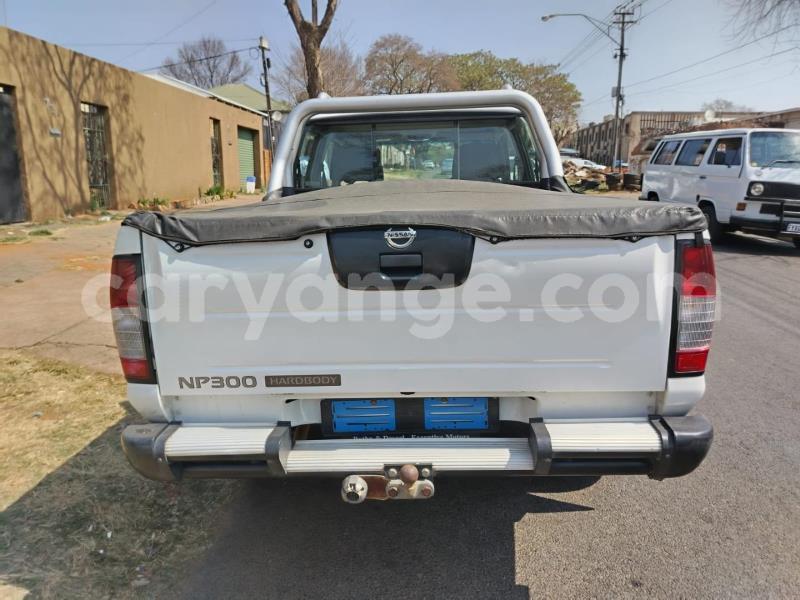 Big with watermark nissan np 300 omaheke gobabis 25093