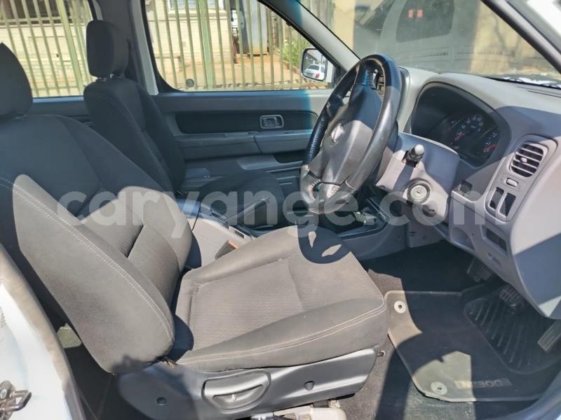 Big with watermark nissan np 300 omaheke gobabis 25093