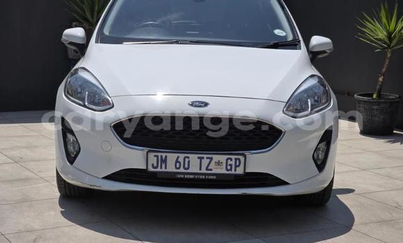 Buy Used Ford Fiesta White Car in Gobabis in Omaheke