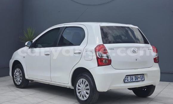 Acheter Occasion Voiture Toyota Etios Blanc à Gobabis, Omaheke Acheter Occasion Voiture Toyota Etios Blanc à Gobabis, Omaheke