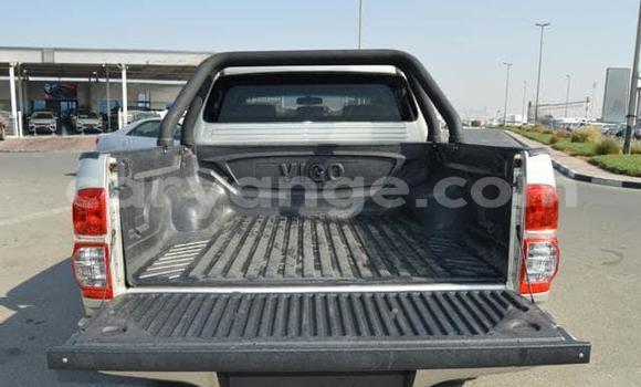 Acheter Occasion Voiture Toyota Hilux Gris à Walvis Bay, Namibie Acheter Occasion Voiture Toyota Hilux Gris à Walvis Bay, Namibie