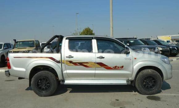 Acheter Occasion Voiture Toyota Hilux Gris à Walvis Bay, Namibie Acheter Occasion Voiture Toyota Hilux Gris à Walvis Bay, Namibie