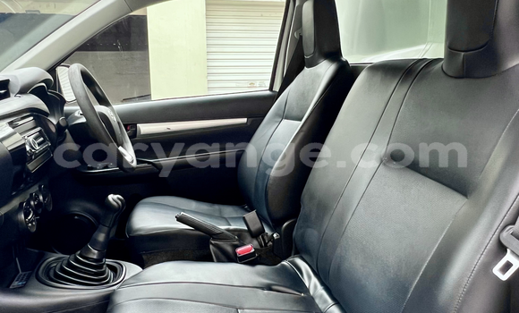 Acheter Occasion Voiture Toyota Hilux Blanc à Windhoek, Namibie Acheter Occasion Voiture Toyota Hilux Blanc à Windhoek, Namibie