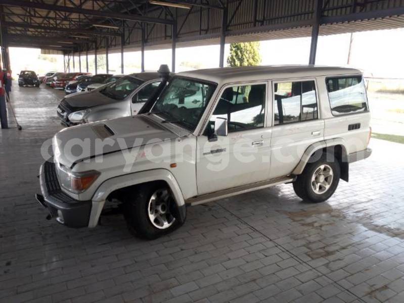 Big with watermark toyota land cruiser namibia windhoek 25117