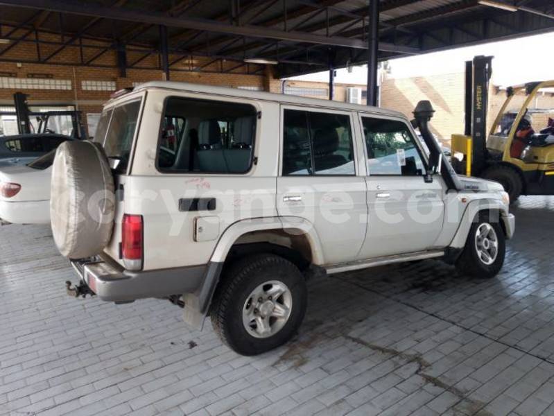 Big with watermark toyota land cruiser namibia windhoek 25117