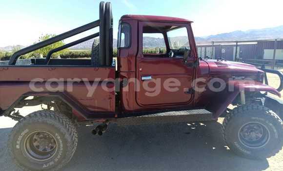 Acheter Occasion Voiture Toyota FJ Cruiser Rouge à Keetmanshoop, Namibie Acheter Occasion Voiture Toyota FJ Cruiser Rouge à Keetmanshoop, Namibie