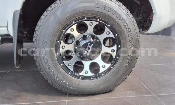 Buy Used Nissan Hardbody White Car in Gobabis in Omaheke Buy Used Nissan Hardbody White Car in Gobabis in Omaheke