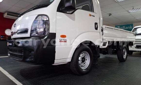 Buy Used Kia K7 White Car in Windhoek in Namibia Buy Used Kia K7 White Car in Windhoek in Namibia