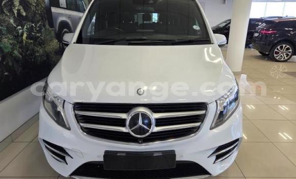 Acheter Occasion Voiture Mercedes-Benz V-klasse Blanc à Gobabis, Omaheke Acheter Occasion Voiture Mercedes-Benz V-klasse Blanc à Gobabis, Omaheke