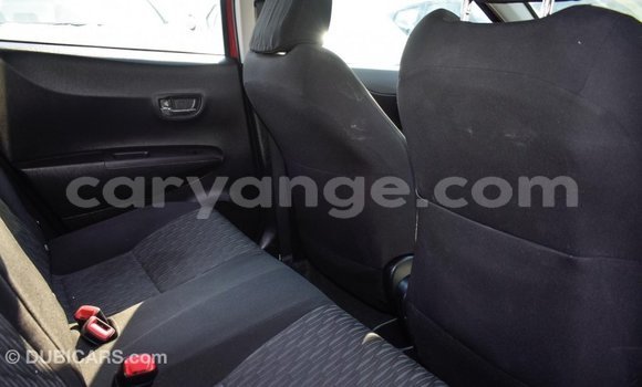 Acheter Import Voiture Toyota Yaris Rouge à Import - Dubai, Namibie Acheter Import Voiture Toyota Yaris Rouge à Import - Dubai, Namibie