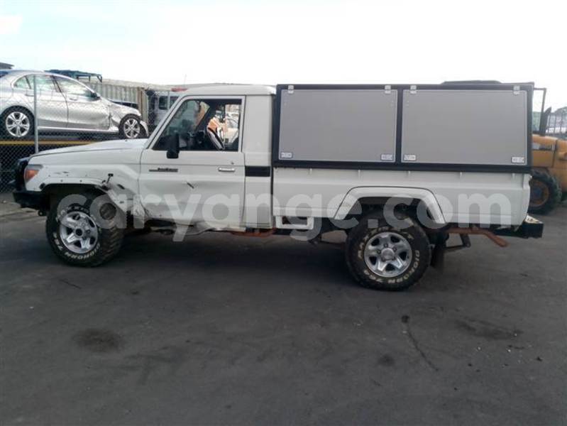 Big with watermark toyota land cruiser namibia windhoek 25149