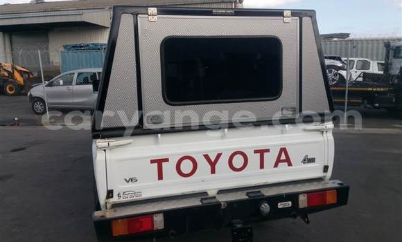 Buy Used Toyota Land Cruiser White Car in Windhoek in Namibia Buy Used Toyota Land Cruiser White Car in Windhoek in Namibia