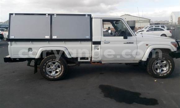Buy Used Toyota Land Cruiser White Car in Windhoek in Namibia Buy Used Toyota Land Cruiser White Car in Windhoek in Namibia