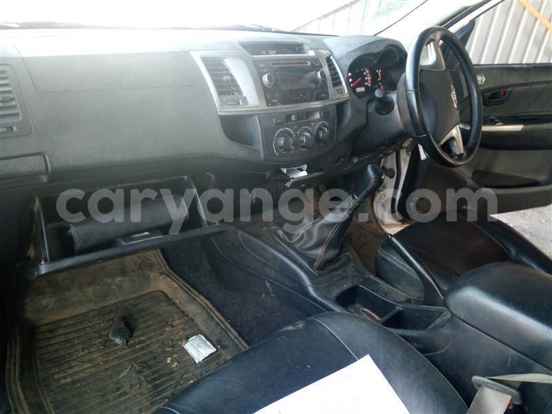 Big with watermark toyota hilux namibia swakopmund 25150